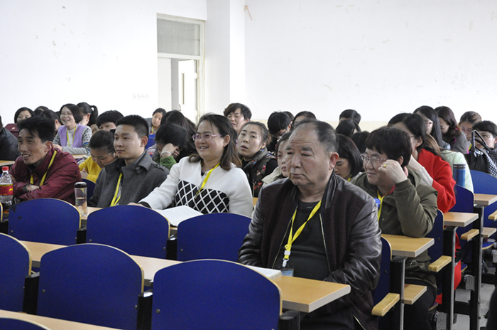 UG环球官网召开优秀教师经验交流报告会