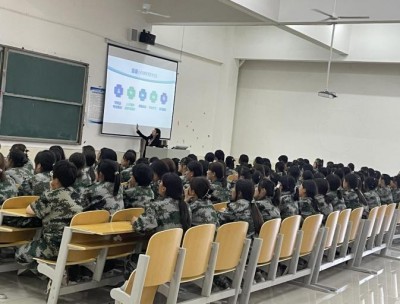 护理与健康学院2022级助产专业介绍会