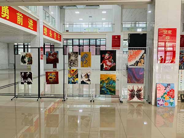 UG环球官方网“艺术设计联展--装饰画”汇报展