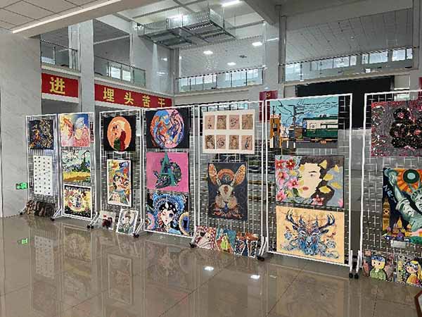 UG环球官方网“艺术设计联展--装饰画”汇报展