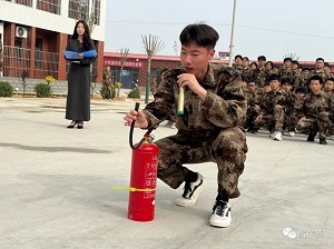 汽车工程学院——消防逃生演练