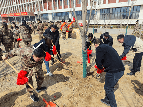 UG环球官方网  “持‘植’以恒，立德‘树’人”  植树节活动在线