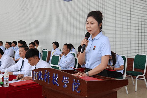 逐梦开学季·感恩教师节——UG环球官方网隆重举办2024级新生开学典礼暨第40个教师节庆祝大会