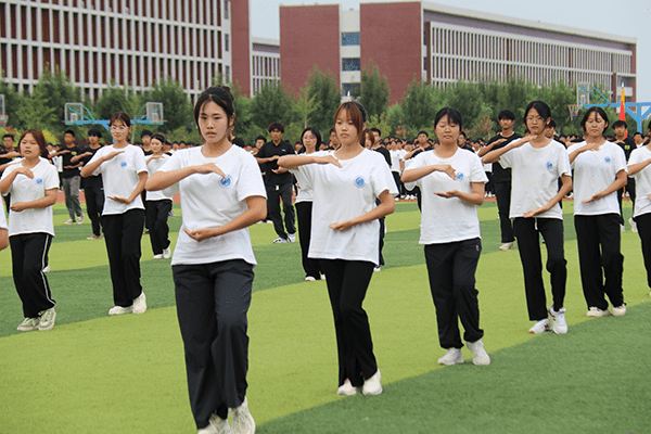 逐梦开学季·感恩教师节——UG环球官方网隆重举办2024级新生开学典礼暨第40个教师节庆祝大会